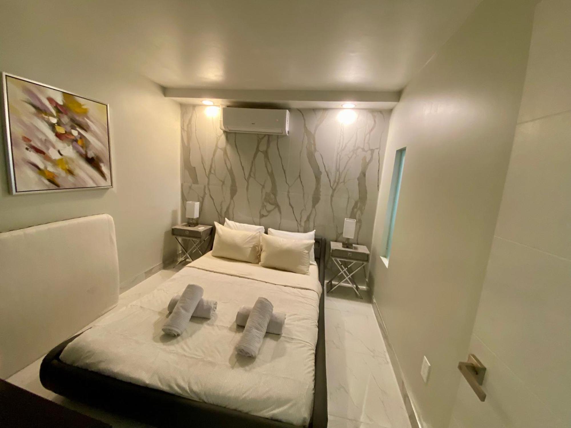 Luxurious Remodeled Direct Waterfront Apartment With Miami Skyline View And Outdoor Terrace Free Parking 5Min Drive To Miami Beach Bagian luar foto