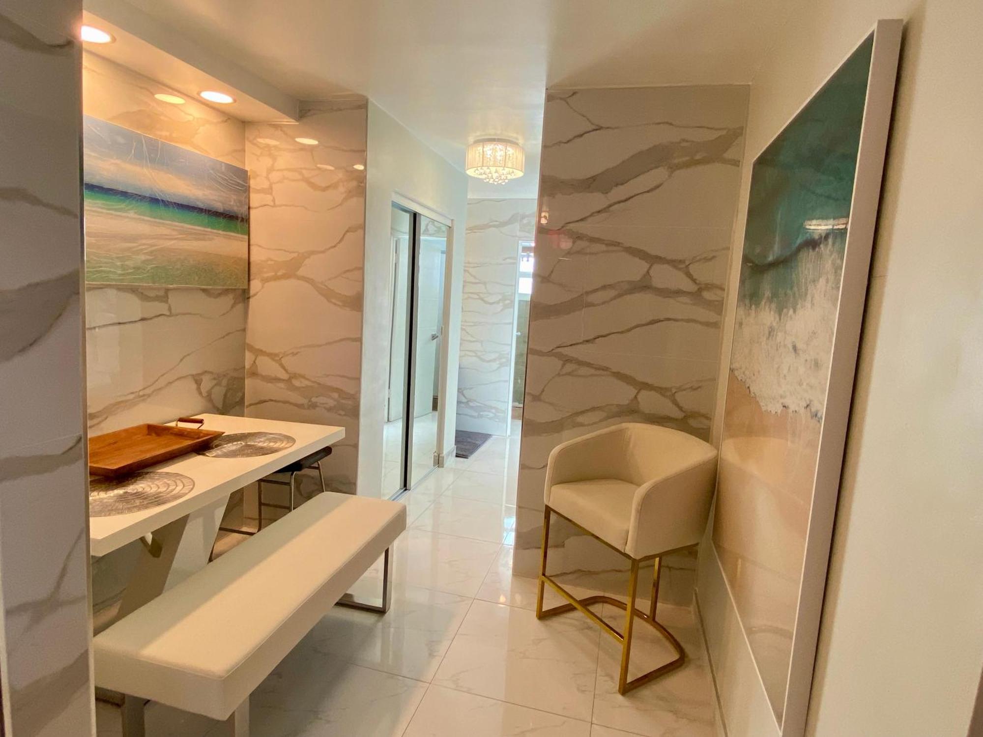 Luxurious Remodeled Direct Waterfront Apartment With Miami Skyline View And Outdoor Terrace Free Parking 5Min Drive To Miami Beach Bagian luar foto